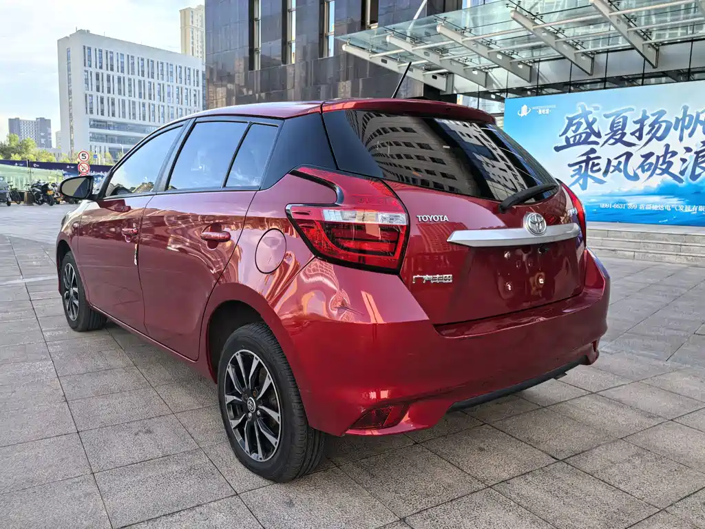 Toyota Yaris L 2019 — фото 9