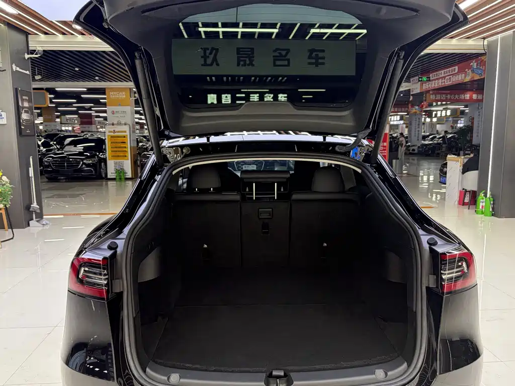 Tesla Model Y 2023 — фото 15