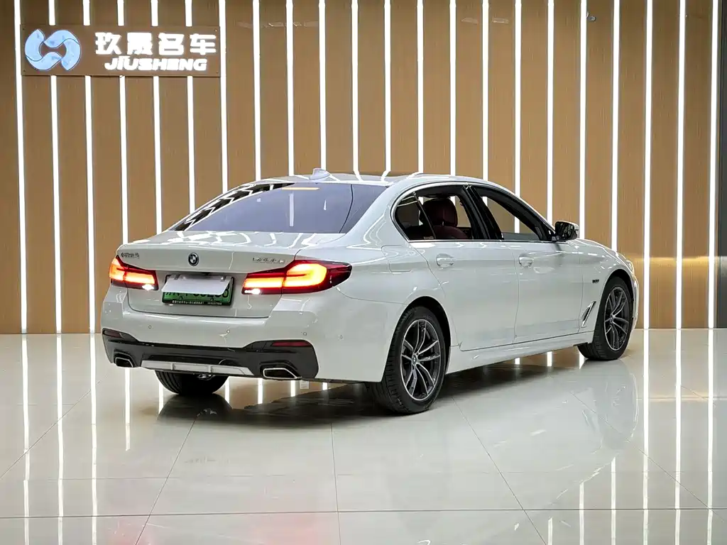 BMW 5 Series New Energy 2022 — фото 18