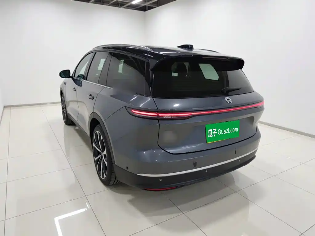 NIO ES8 2023