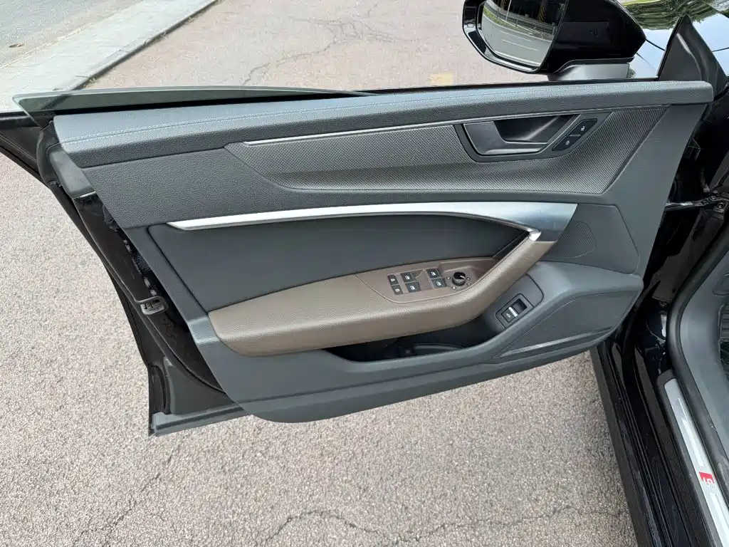 Audi A7L 2023 — фото 6