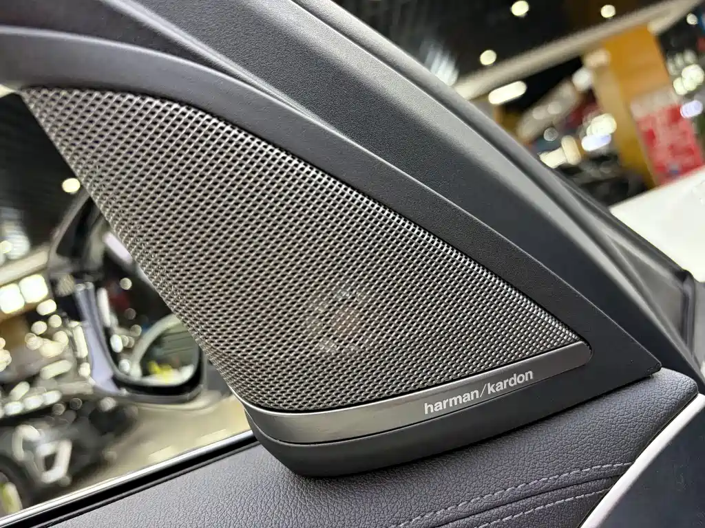 BMW 5 Series New Energy 2022 — фото 8