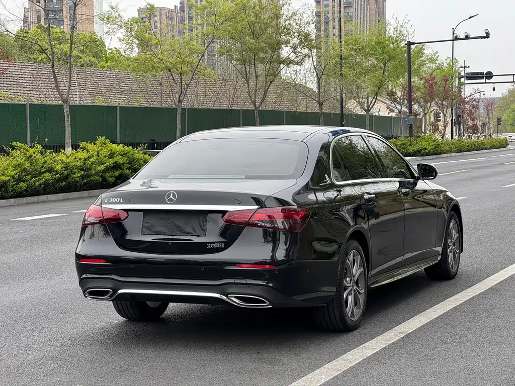 Mercedes-Benz E-Class 2022