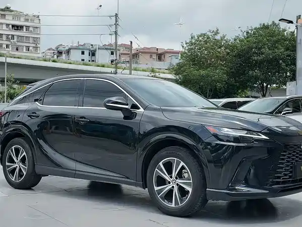 Lexus RX 2023