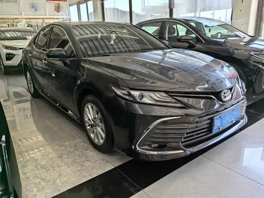 Toyota Camry 2021 — фото 3