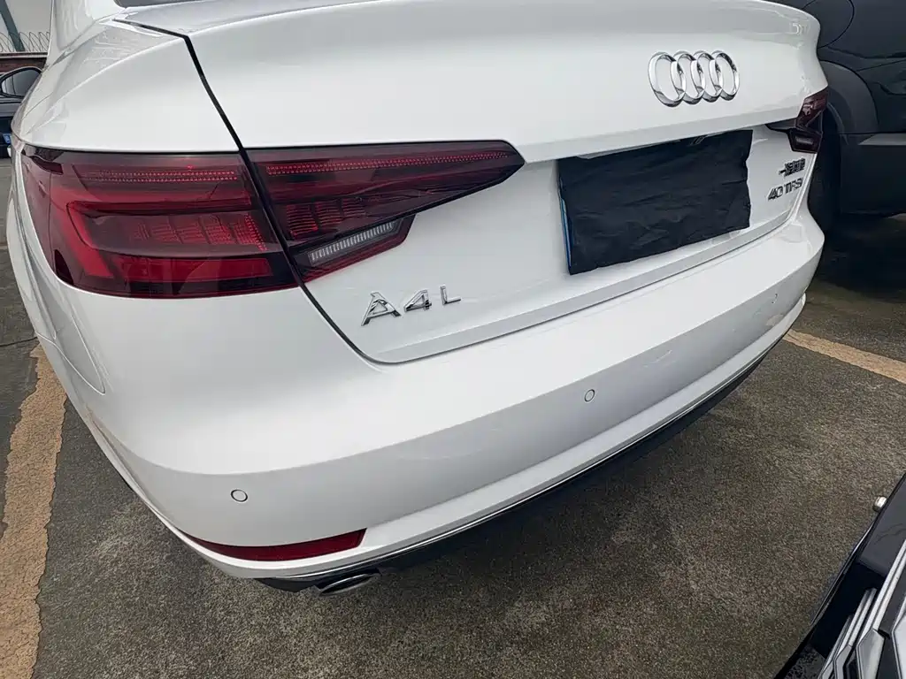 Audi A4L 2018 — фото 17