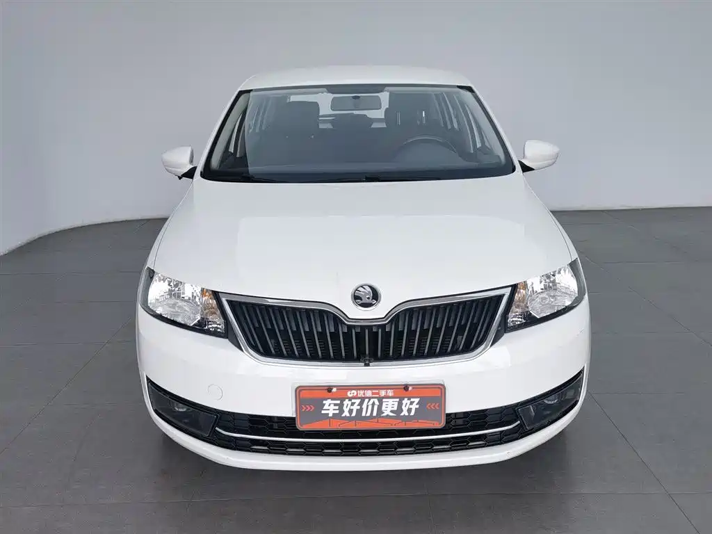 Skoda Rapid Spaceback 2017 — фото 3