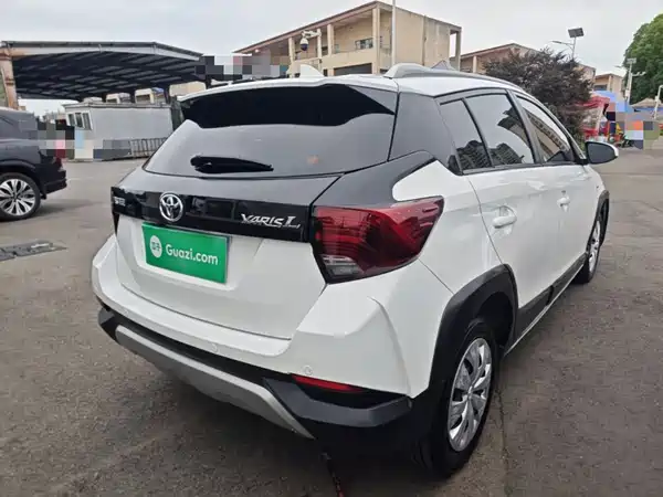 Toyota Yaris L 2022