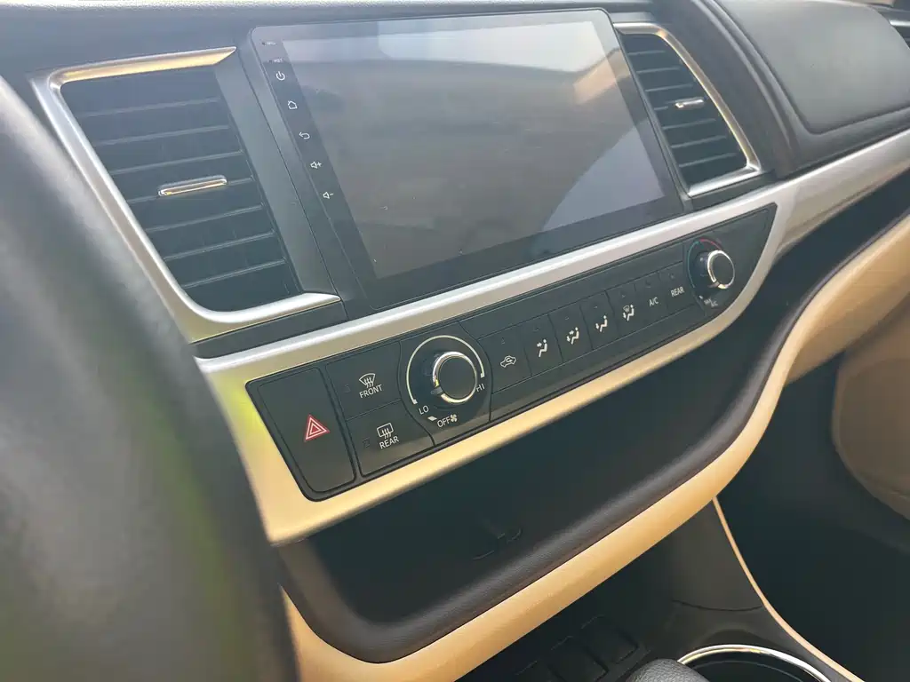 Toyota Highlander 2019 — фото 10