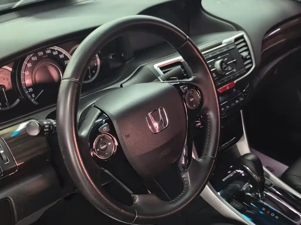 Honda Accord 2016 — фото 15