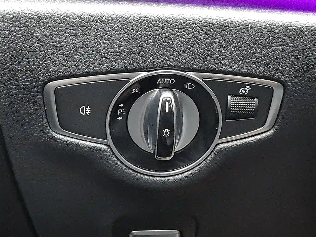 Mercedes-Benz E-Class 2017 — фото 21