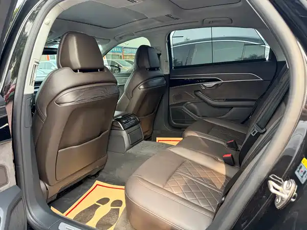 Audi A8 2022