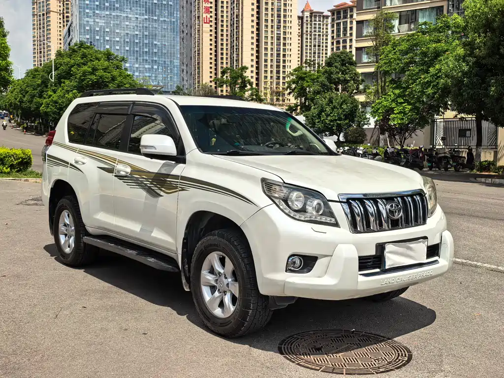 Toyota Prado 2013 — фото 1