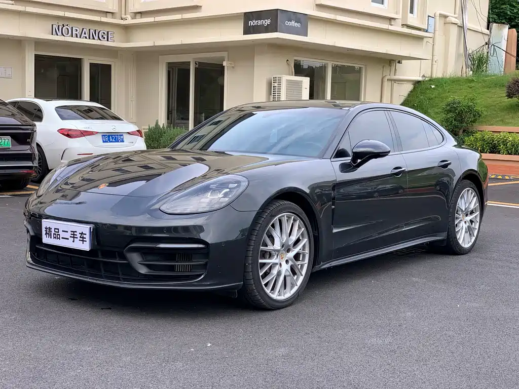 Porsche Panamera 2023 — фото 1