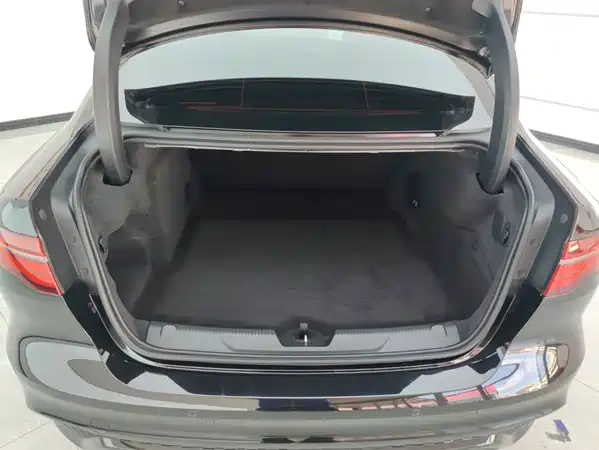 Jaguar XEL 2023