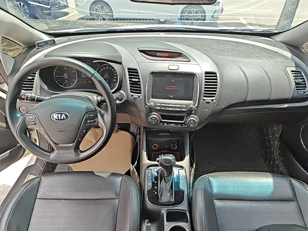 Kia K3 2019 — фото 10