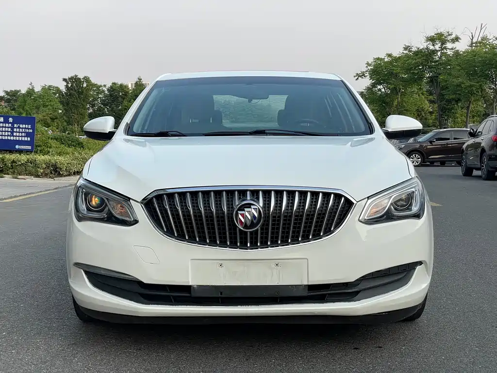 Buick Excelle 2015 — фото 2