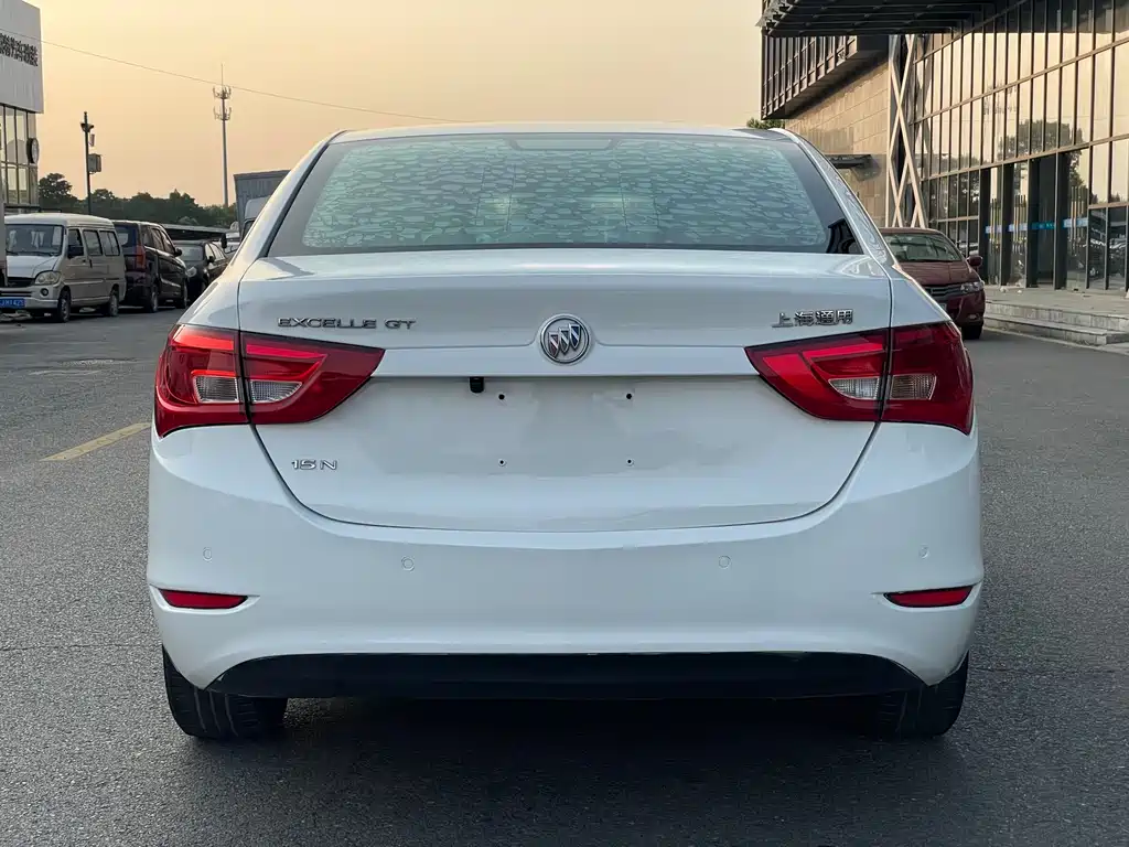 Buick Excelle 2015 — фото 13