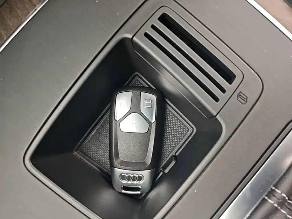 Audi Q5L 2023 — фото 9