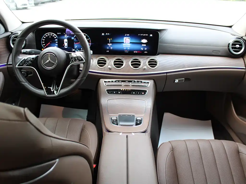 Mercedes-Benz E-Class 2021 — фото 12