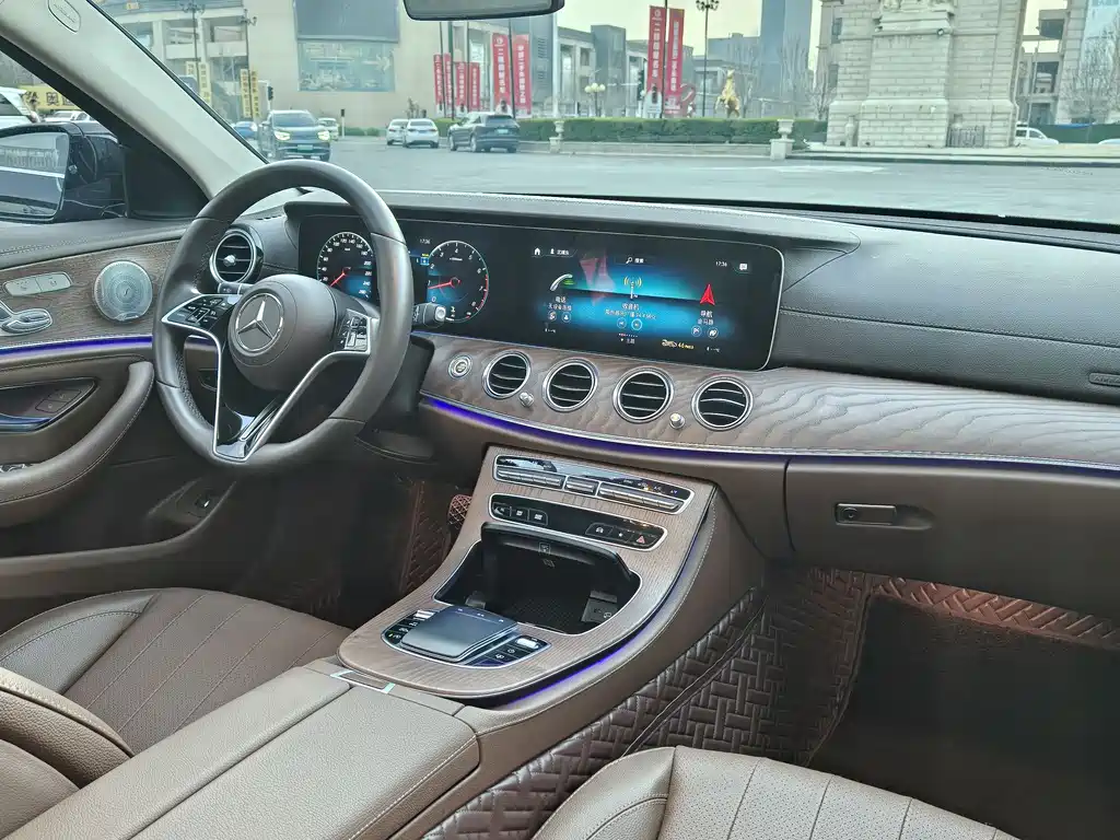 Mercedes-Benz E-Class 2023 — фото 22