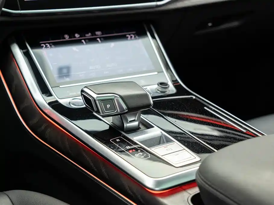 Audi Q7 2020 — фото 14