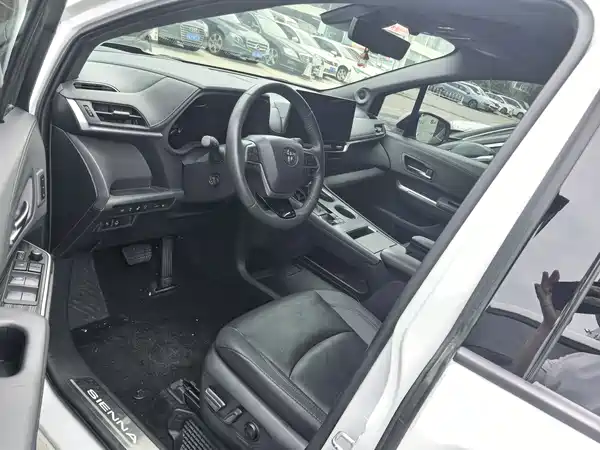 Toyota Sienna 2023