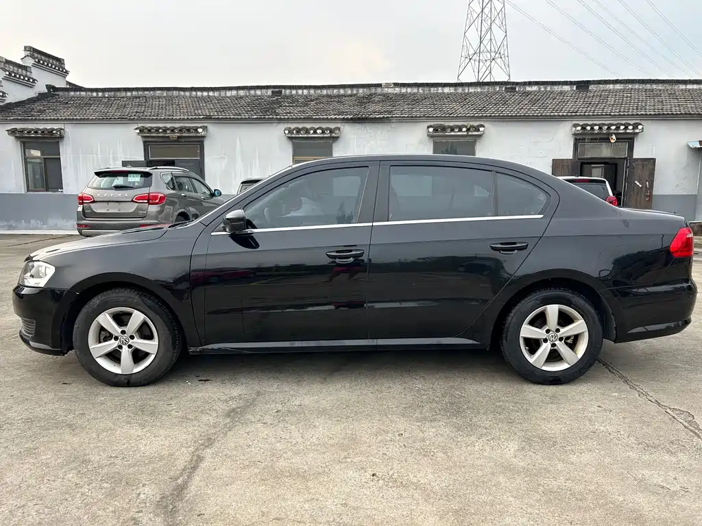 Volkswagen Lavida 2013