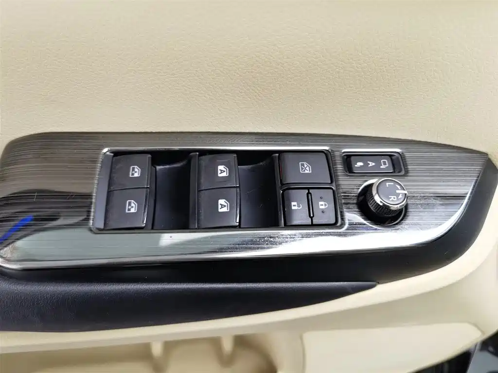 Toyota Highlander 2015 — фото 9