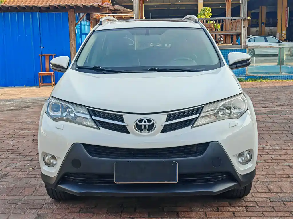 Toyota RAV4 2014 — фото 2