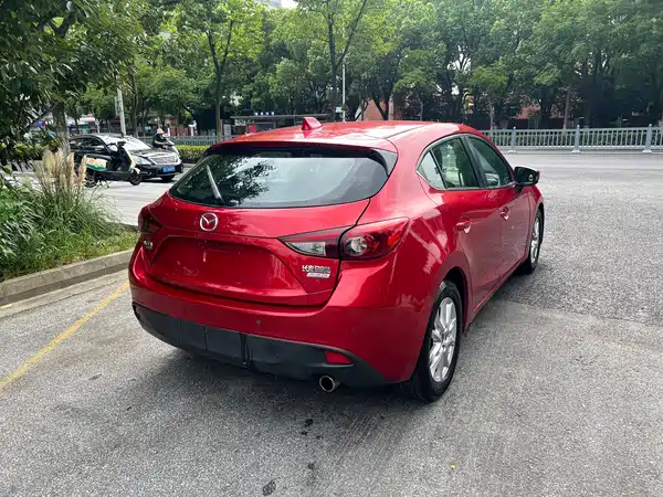Mazda 3 Axela 2015