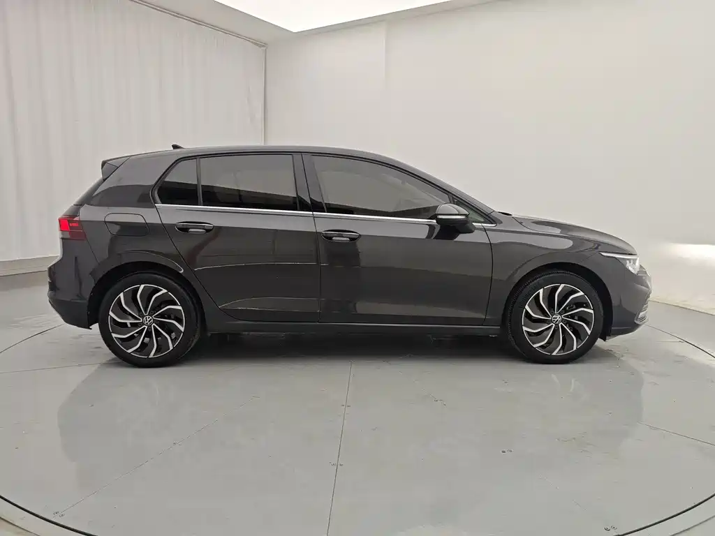Volkswagen Golf 2021