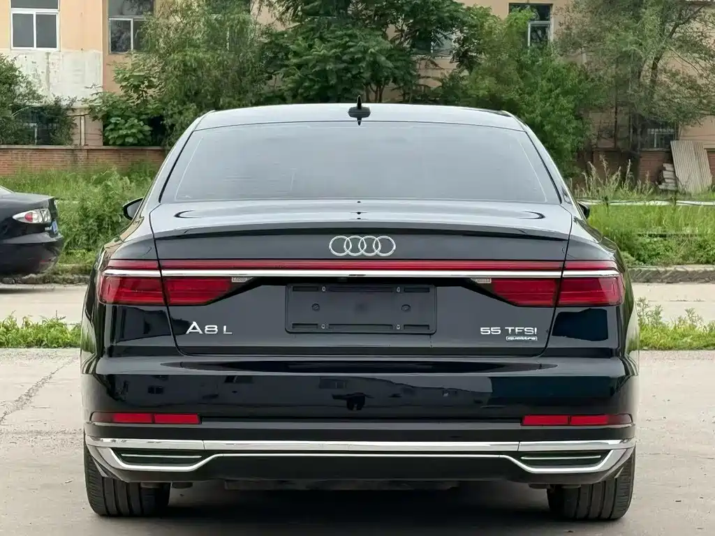 Audi A8 2019 — фото 8