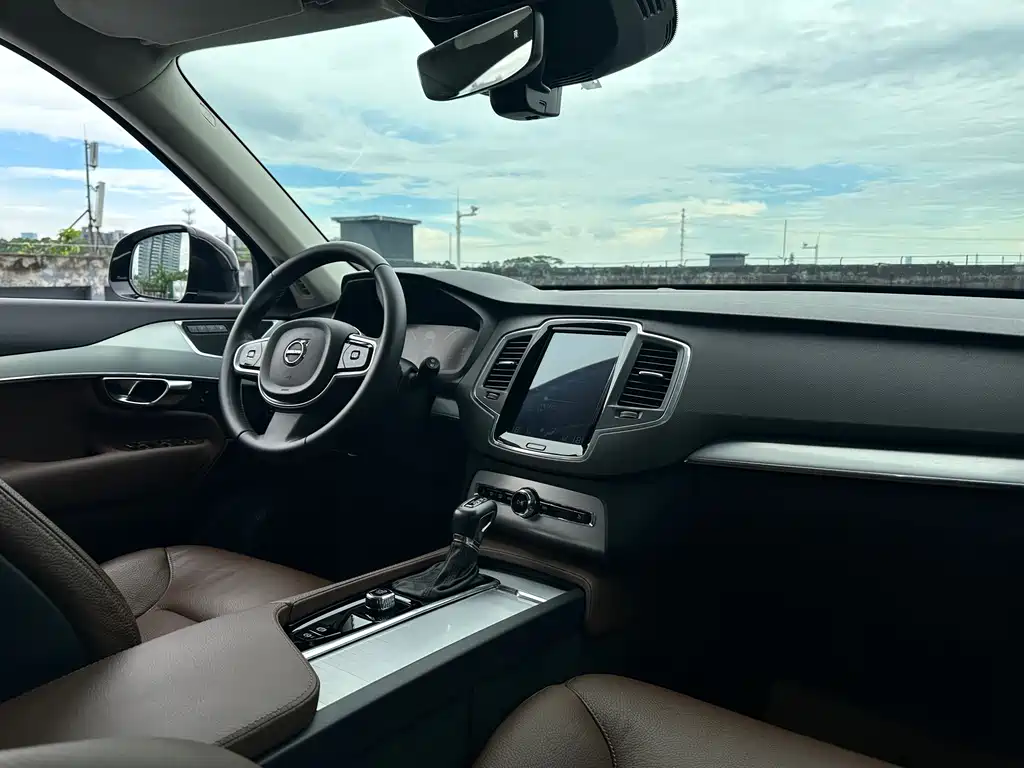 Volvo XC90 2019 — фото 14