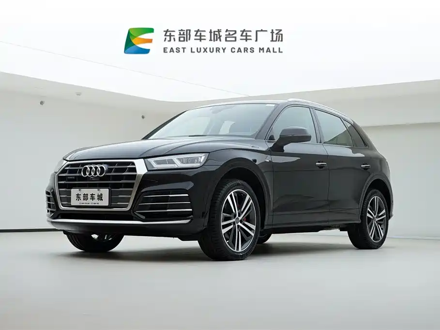 Audi Q5L 2021 — фото 1