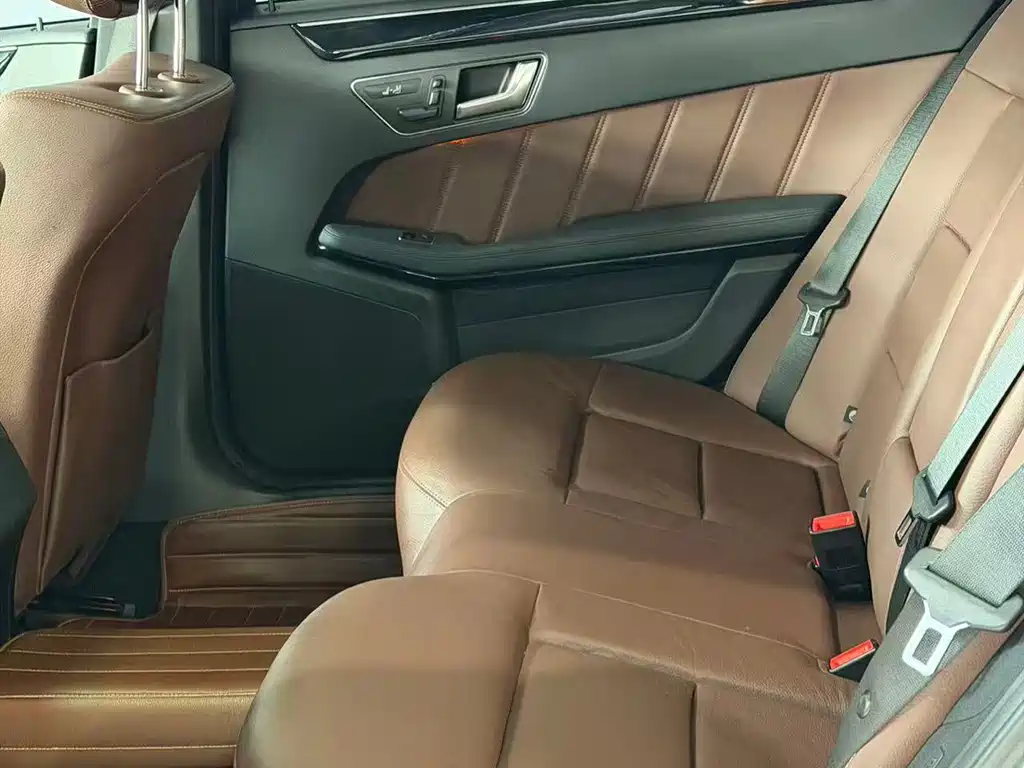 Mercedes-Benz E-Class 2013 — фото 15