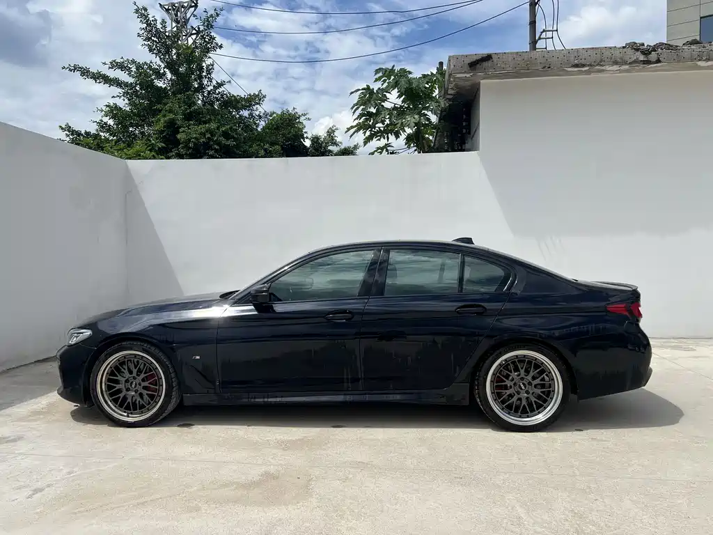 BMW 5 Series 2021