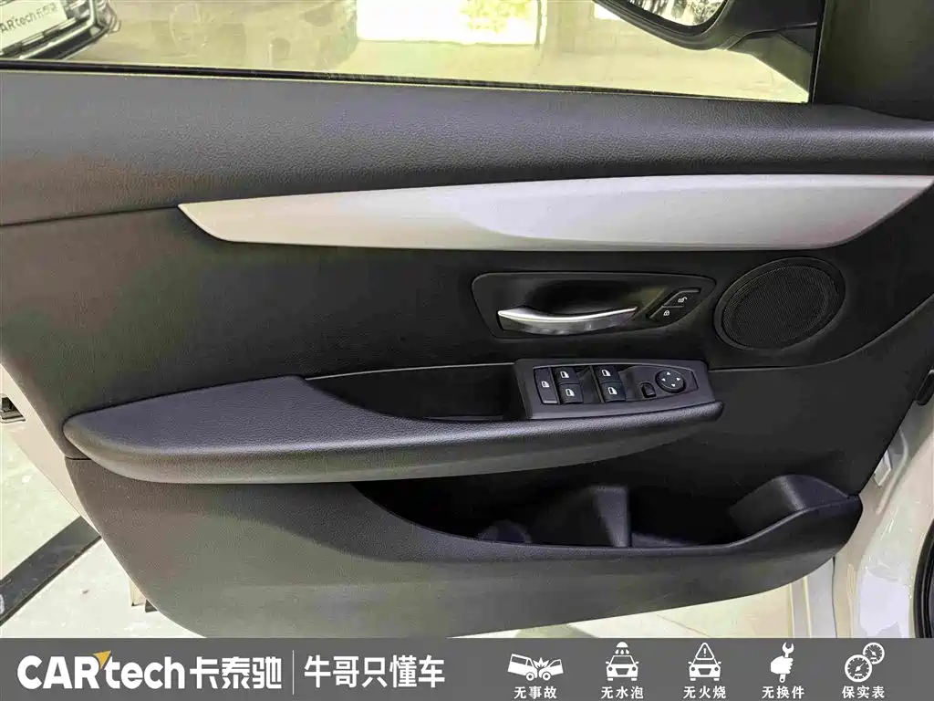 BMW 2 Series Wagon 2018 — фото 15