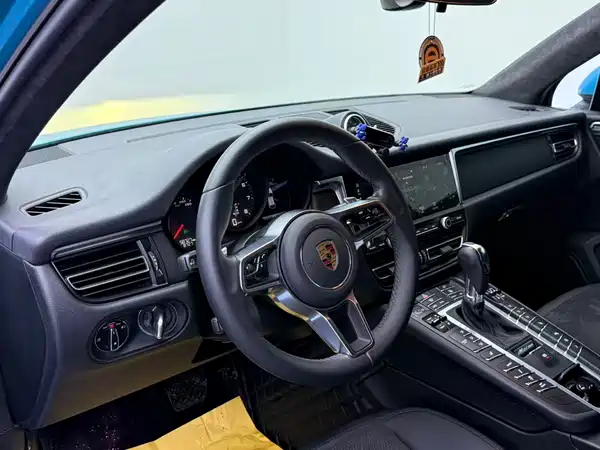 Porsche Macan 2022