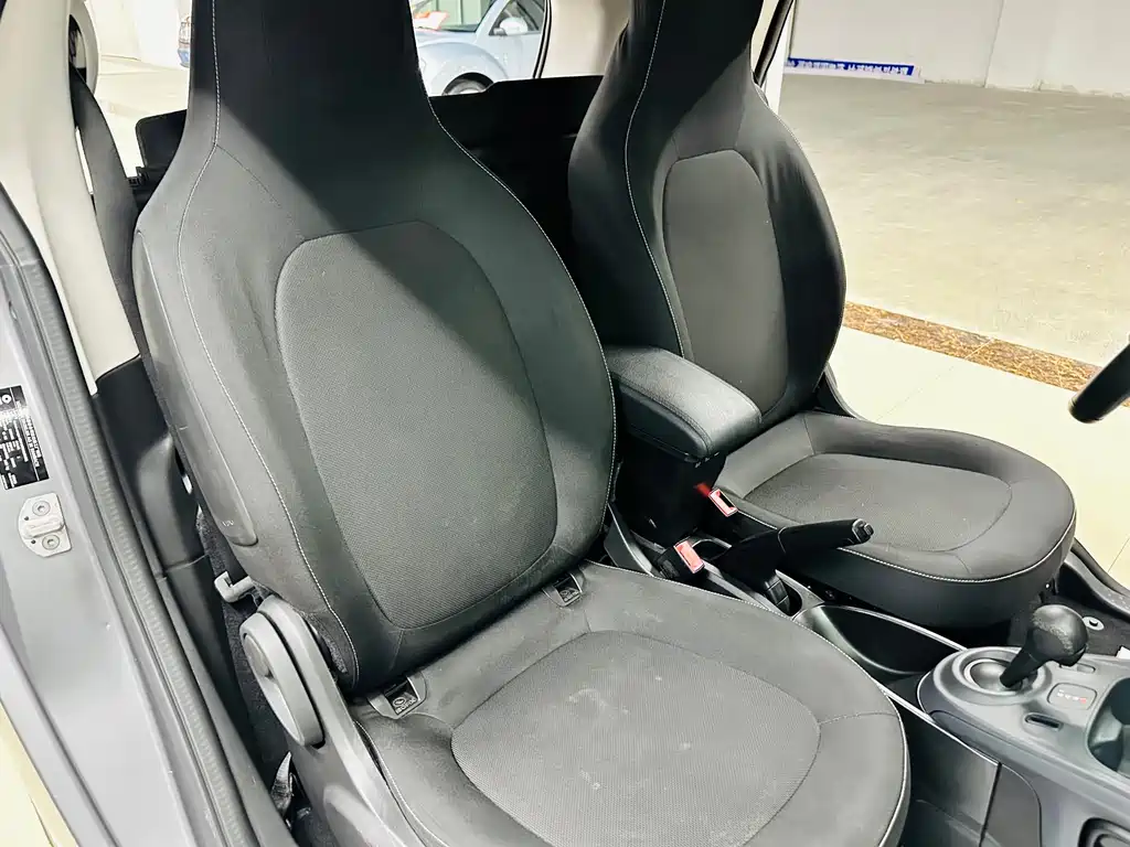 smart Fortwo 2018 — фото 20