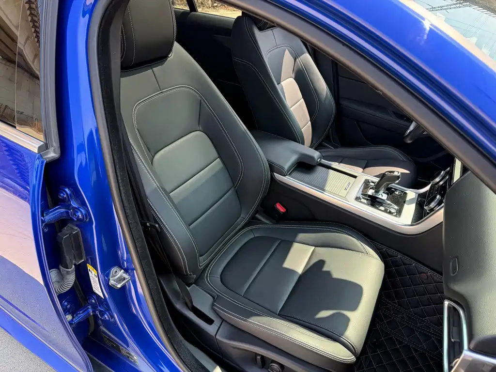 Jaguar XEL 2020 — фото 14
