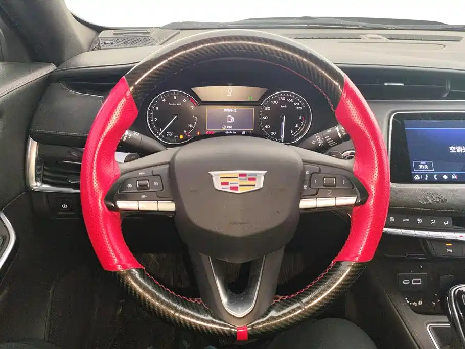 Cadillac XT4 2021 — фото 15