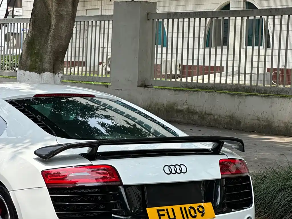Audi R8 2014 — фото 12