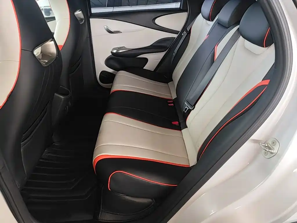 BYD Dolphin 2021 — фото 17