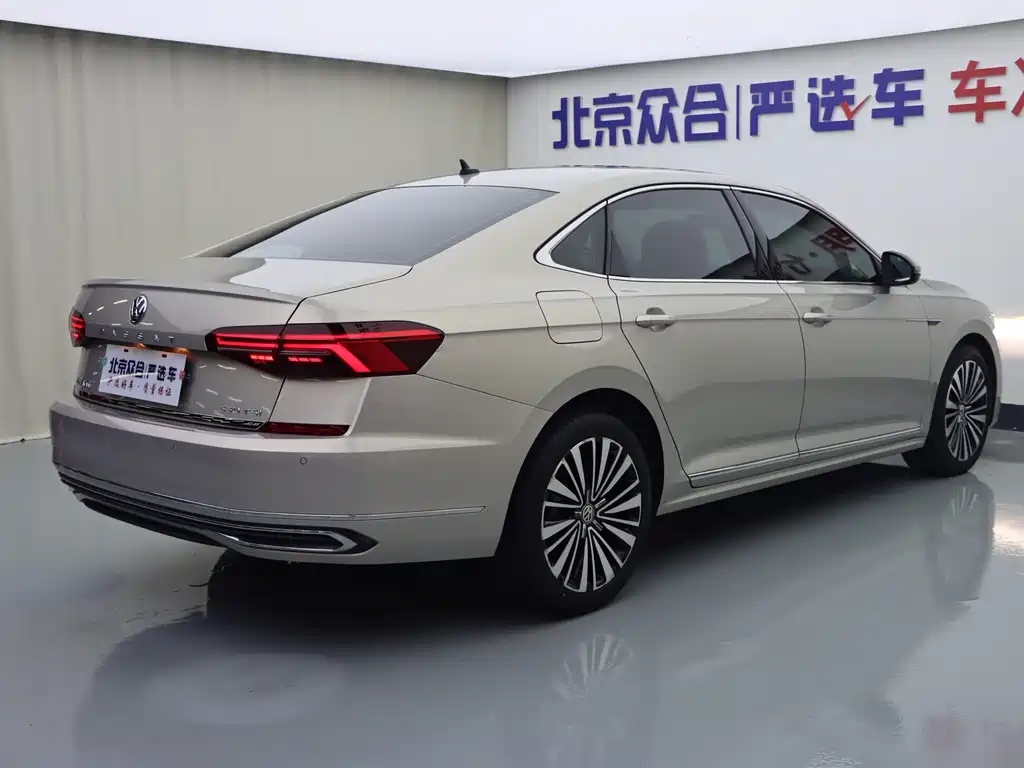 Volkswagen Passat 2019 — фото 24