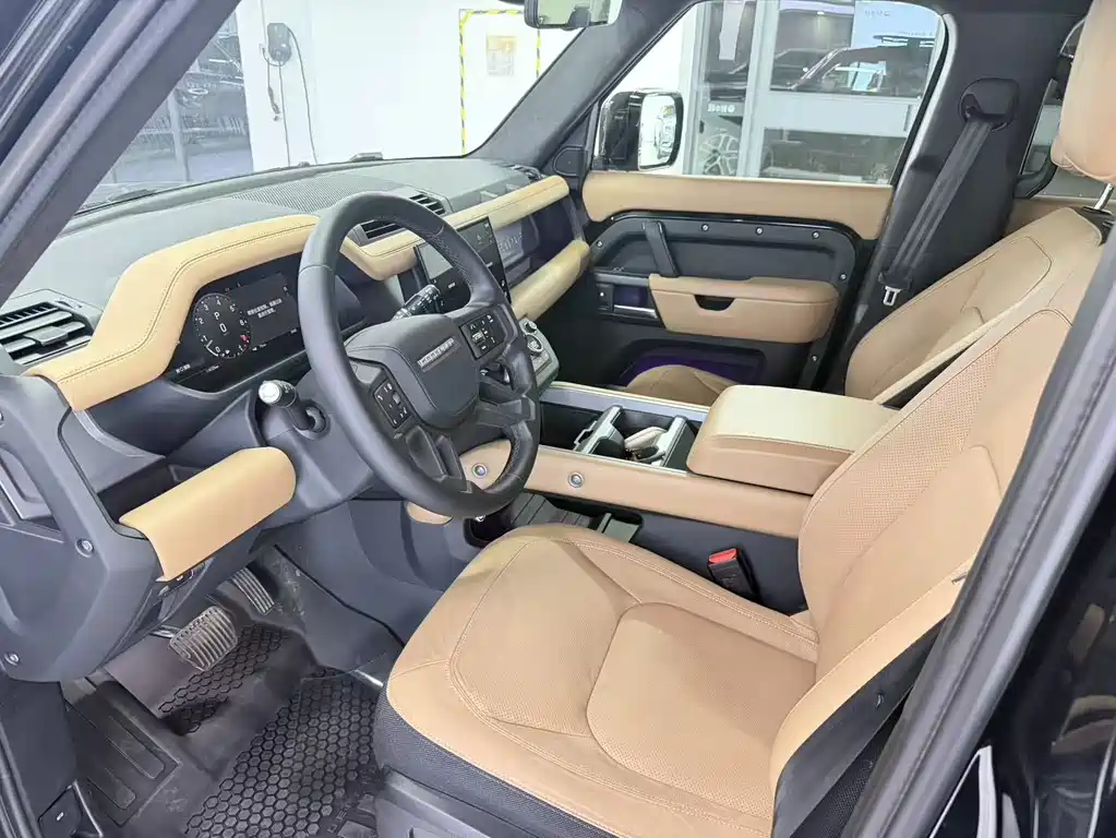 Land Rover Defender 2026