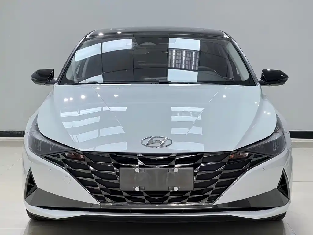 Hyundai Elantra 2022