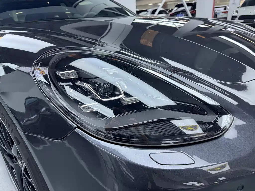 Porsche Panamera 2018 — фото 24