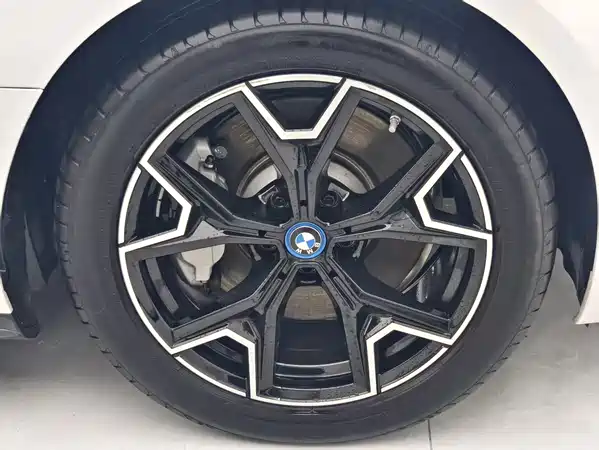 BMW i3 2024