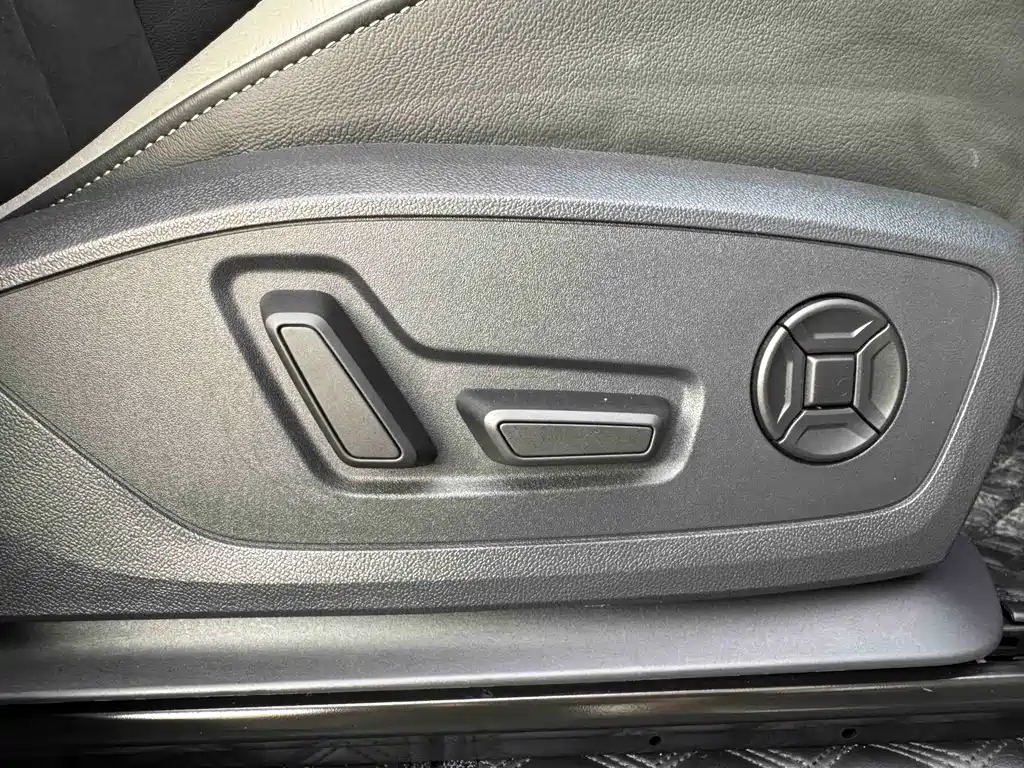 Audi Q3 2023 — фото 28